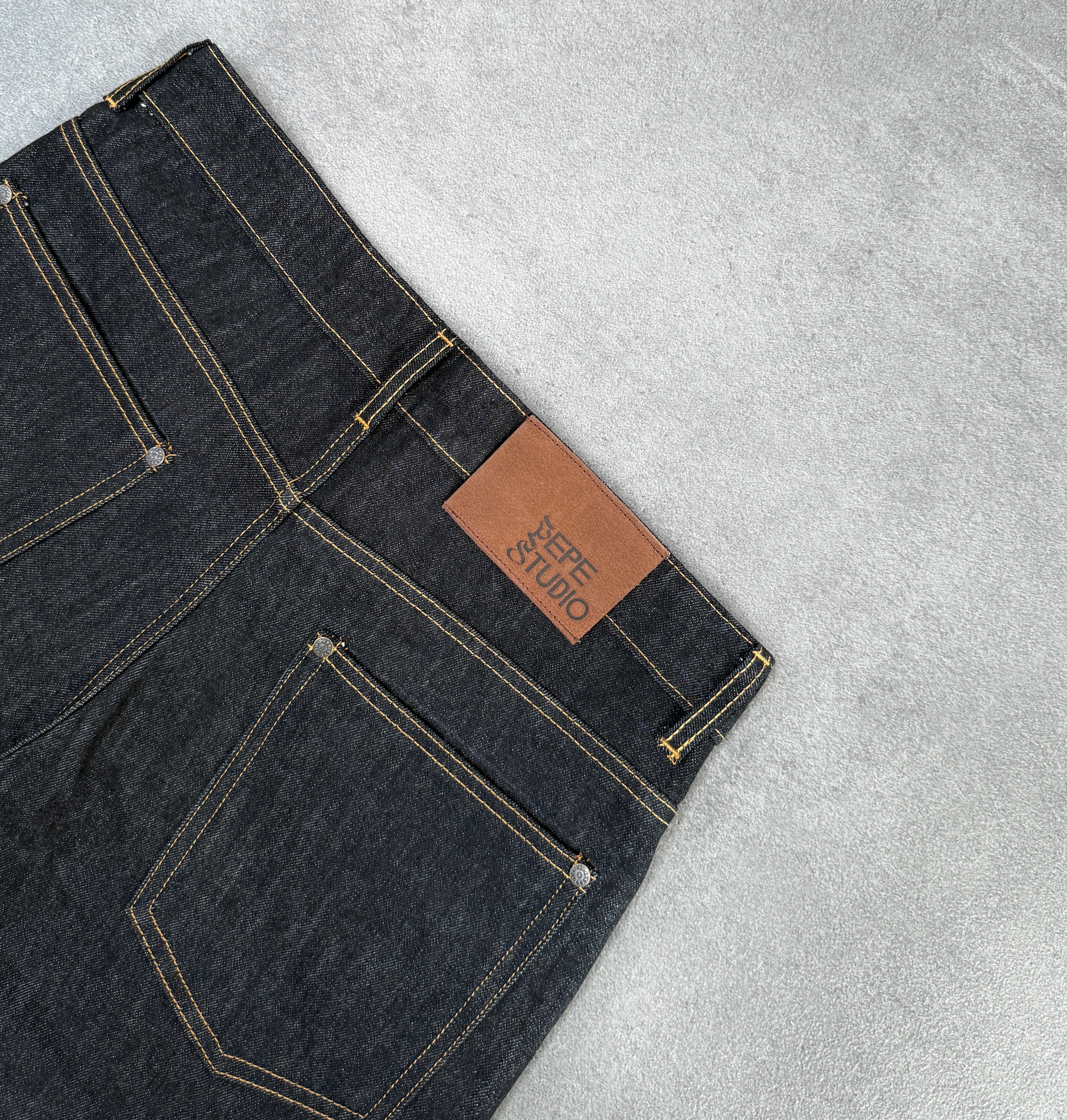 DARK RAW SELVEDGE SHORTS - Image 6
